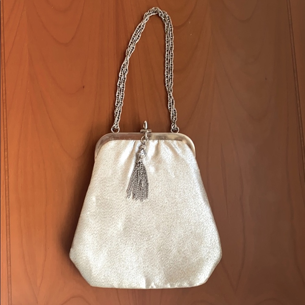 Vintage style silver fabric purse.